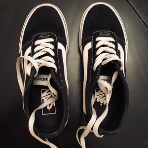 Vans Old Skool Kids Black and White Sneakers